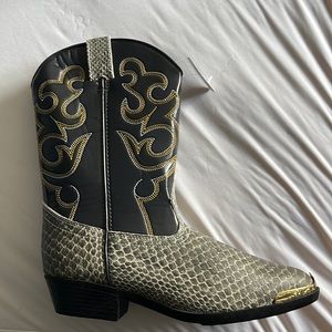 Cowboy Boots Smokey Mountain with tags never worn